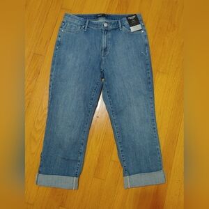 Simply Vera Wang Mid Rise Capri Jeans with power stretch Size 12 NWT